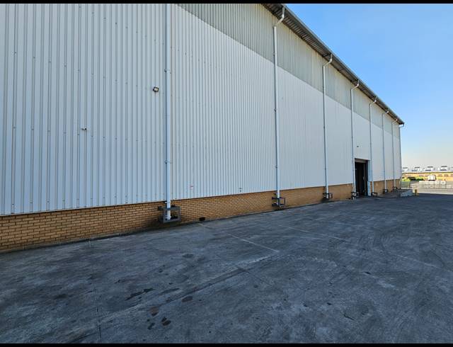 7,739M² WAREHOUSE TO LET IN ELANDSFONTEIN